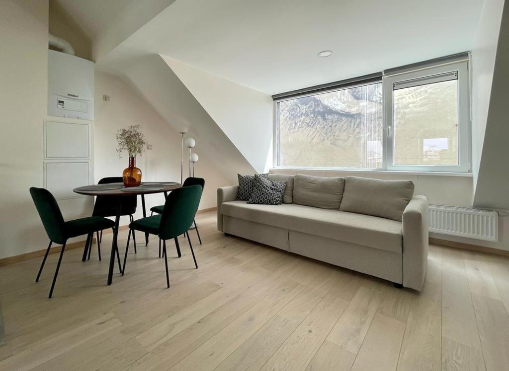 Charming Duplex On The Canal Brussels Exterior photo